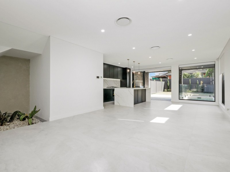 183A Moorefields Rd, Roselands NSW 2196