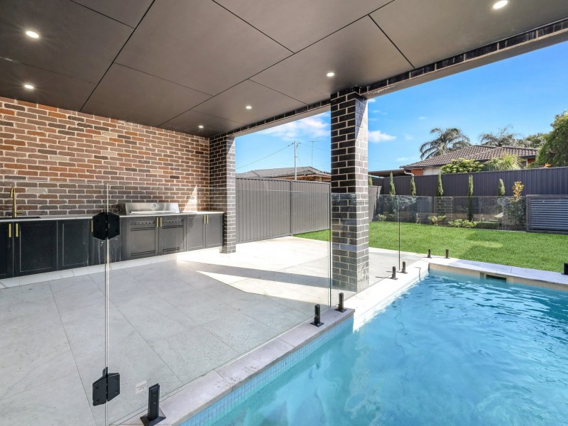 183A Moorefields Rd, Roselands NSW 2196