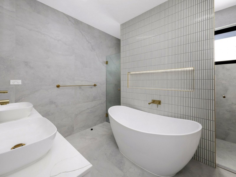 183A Moorefields Rd, Roselands NSW 2196