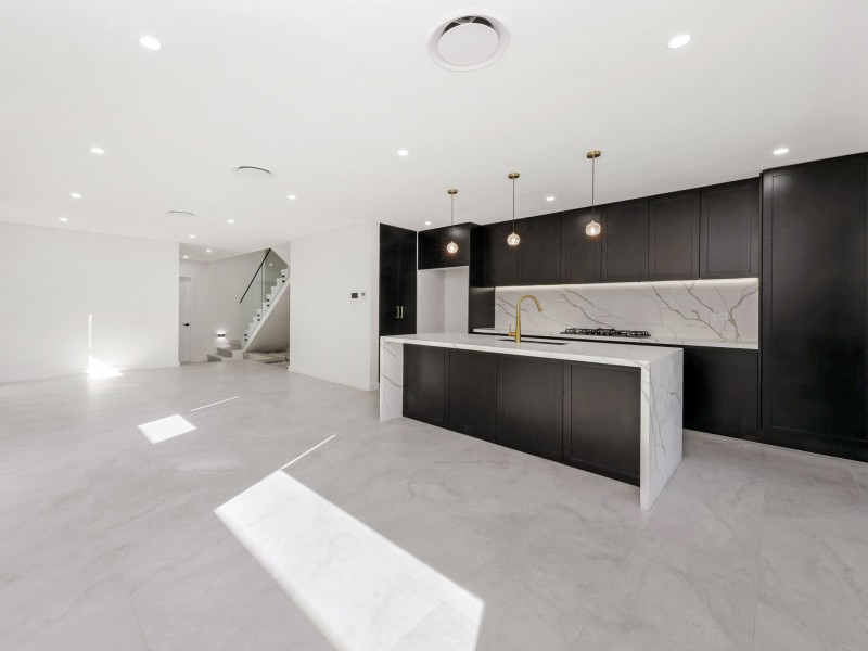 183A Moorefields Rd, Roselands NSW 2196