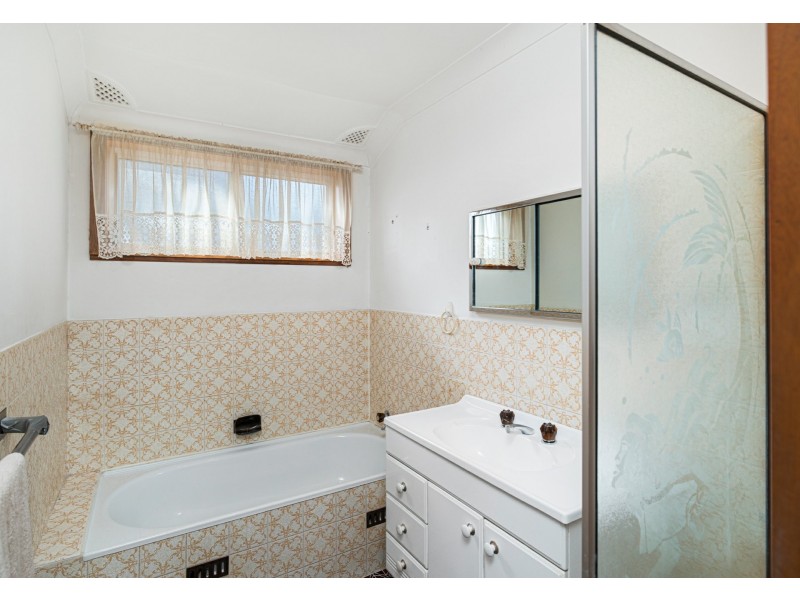 56 Caroline Crescent, Georges Hall NSW 2198