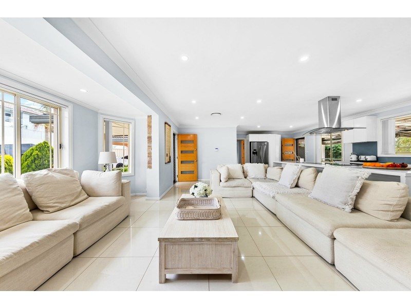 33 Wendy Avenue, Georges Hall NSW 2198