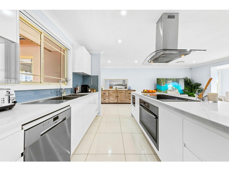 33 Wendy Avenue, Georges Hall NSW 2198