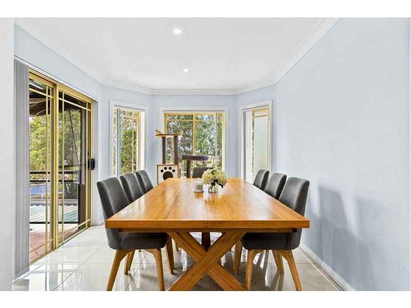 33 Wendy Avenue, Georges Hall NSW 2198