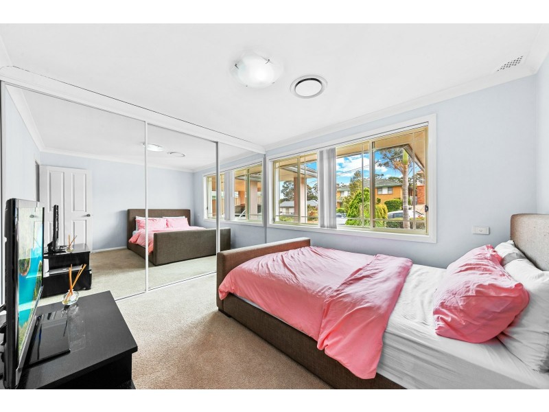 33 Wendy Avenue, Georges Hall NSW 2198