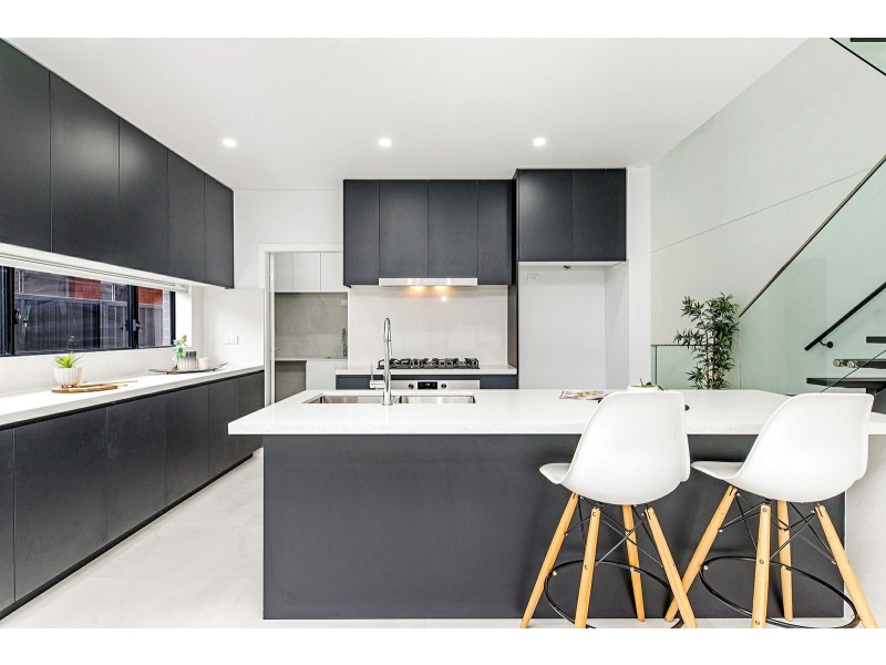 16 Jacaranda Drive, Georges Hall NSW 2198