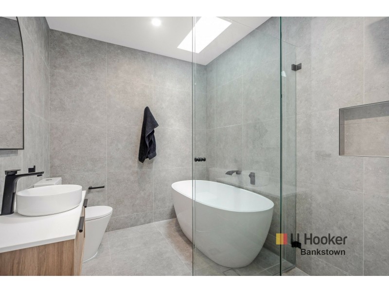 6a Brallos Avenue, Holsworthy NSW 2173