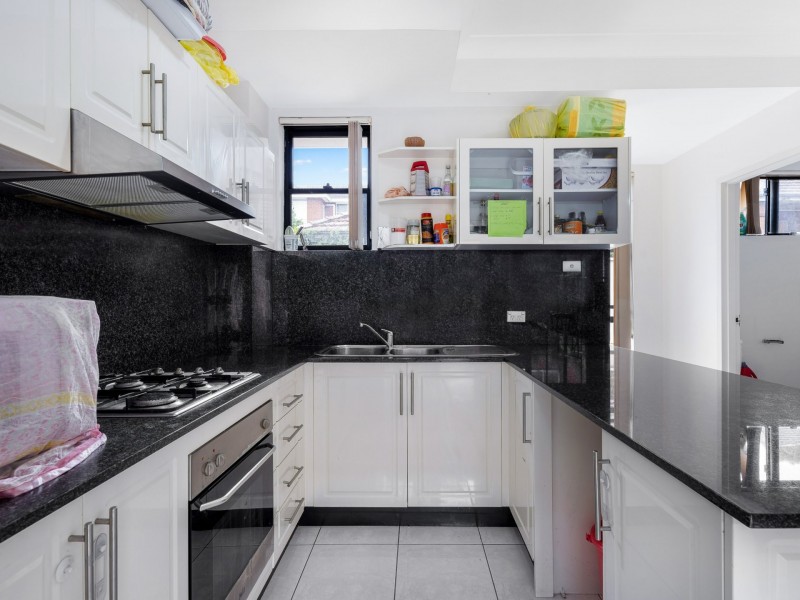 2/106 Rossmore Avenue, Punchbowl NSW 2196