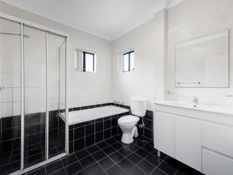 2/106 Rossmore Avenue, Punchbowl NSW 2196