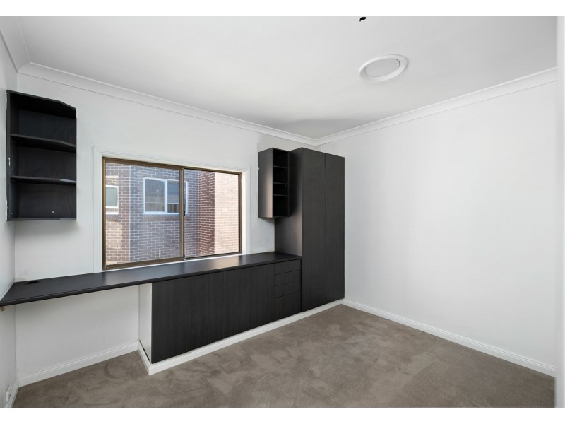 532 Henry Lawson Drive, East Hills NSW 2213