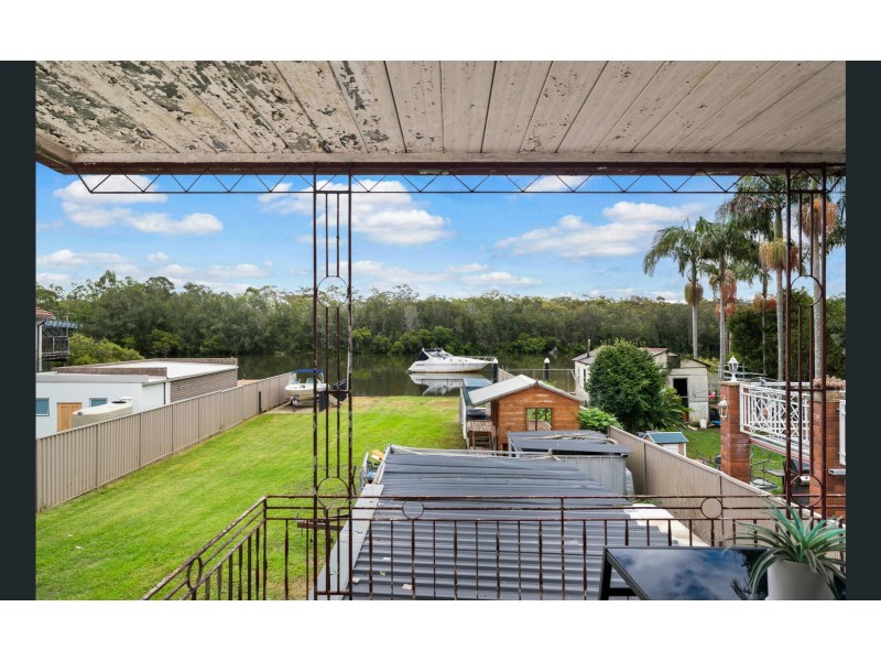 532 Henry Lawson Drive, East Hills NSW 2213