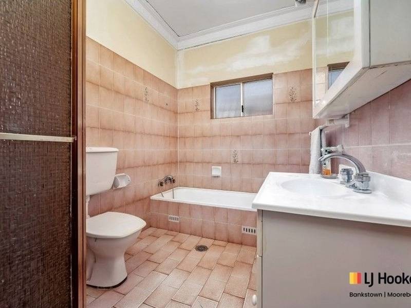 8 Mimosa Road, Greenacre NSW 2190