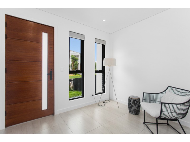 3/6 Implexa Court, Wattle Grove NSW 2173