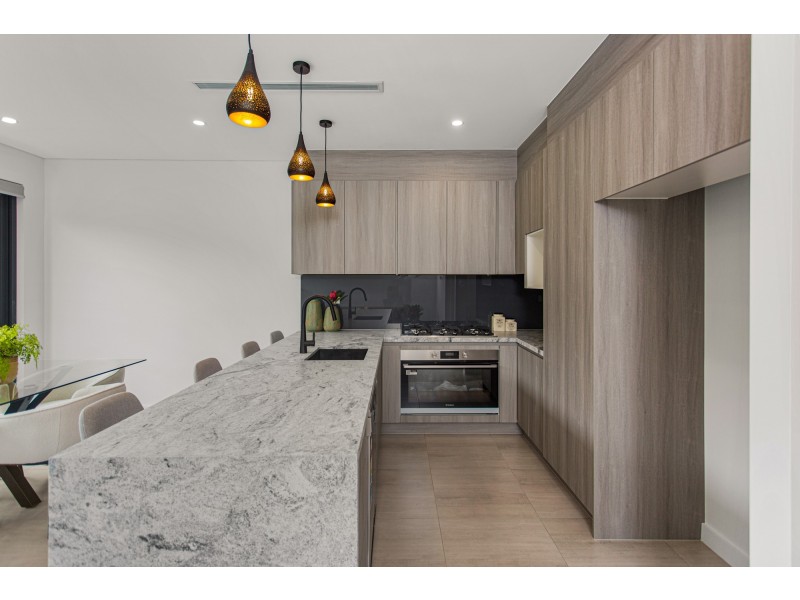 3/6 Implexa Court, Wattle Grove NSW 2173