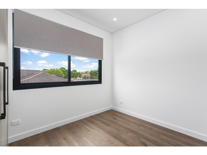 3/6 Implexa Court, Wattle Grove NSW 2173