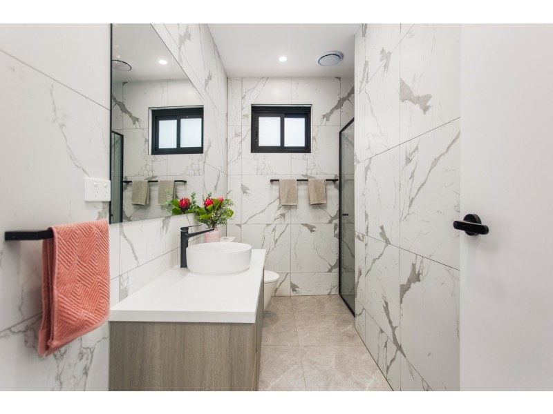 4/6 Implexa Court, Wattle Grove NSW 2173