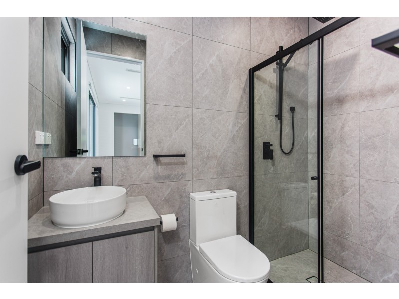 4/6 Implexa Court, Wattle Grove NSW 2173