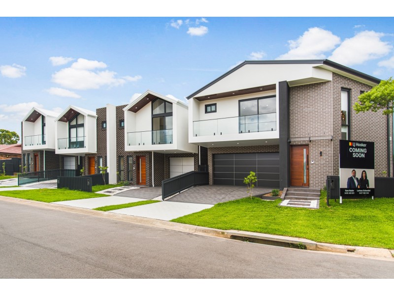 4/6 Implexa Court, Wattle Grove NSW 2173