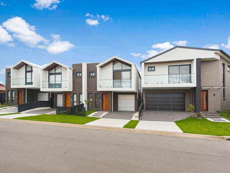 4/6 Implexa Court, Wattle Grove NSW 2173