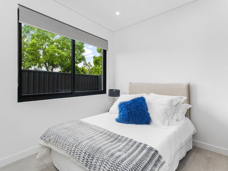 4/6 Implexa Court, Wattle Grove NSW 2173