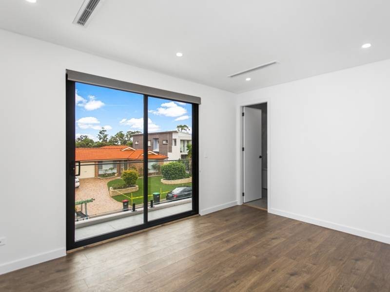 4/6 Implexa Court, Wattle Grove NSW 2173