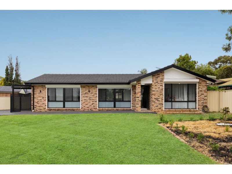 1 Ledbury Place, Chipping Norton NSW 2170