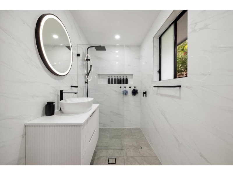 1 Ledbury Place, Chipping Norton NSW 2170