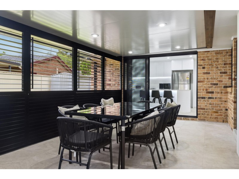 1 Ledbury Place, Chipping Norton NSW 2170