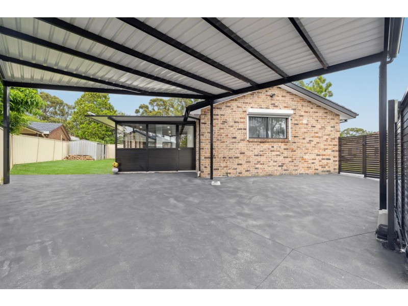 1 Ledbury Place, Chipping Norton NSW 2170