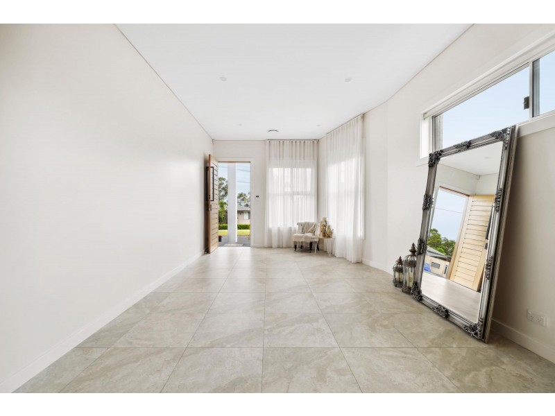 1/39 Bangalow Avenue, Chipping Norton NSW 2170