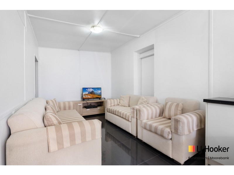 82 Broadway, Punchbowl NSW 2196