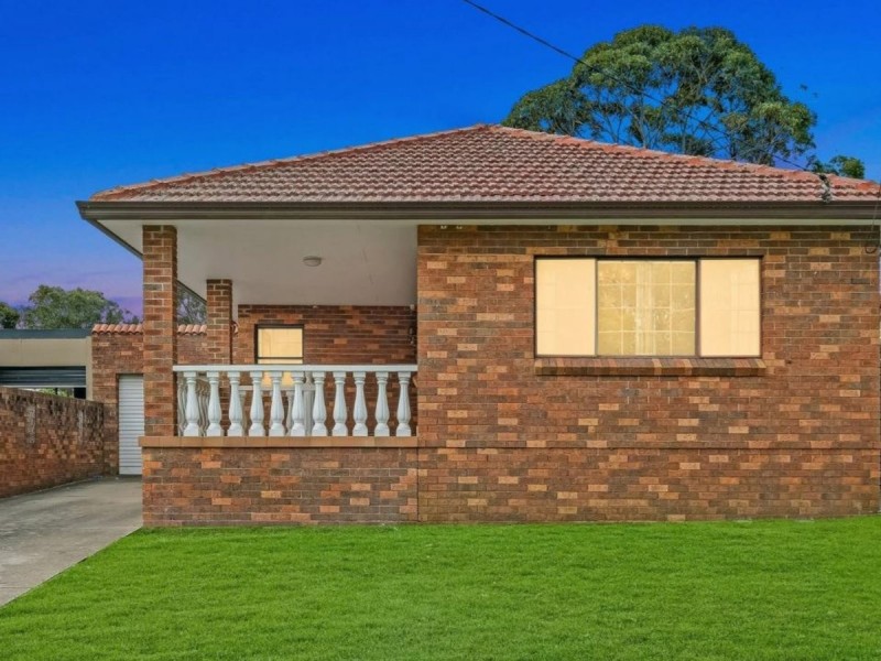 135 Greenacre Road, Greenacre NSW 2190