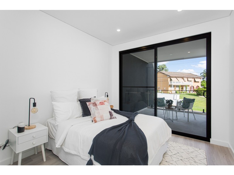 20 Oak Drive, Georges Hall NSW 2198