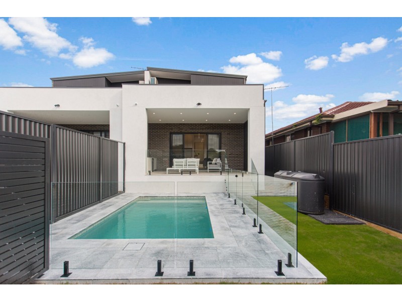 20 Oak Drive, Georges Hall NSW 2198