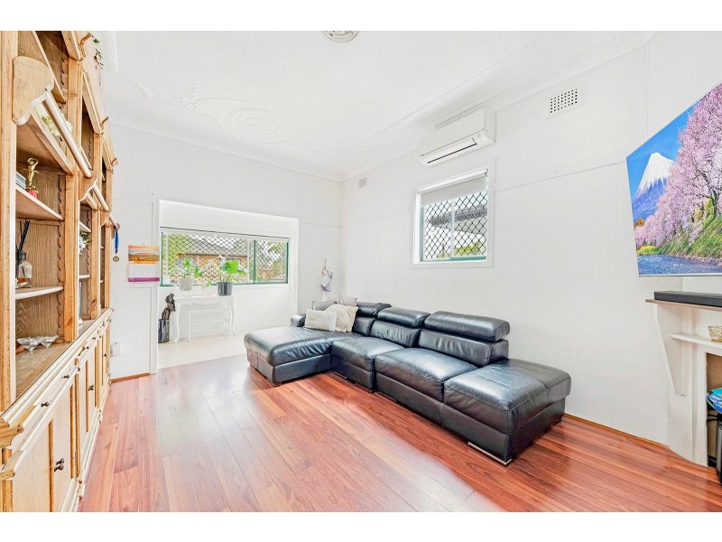 11 Clarence Street, Condell Park NSW 2200