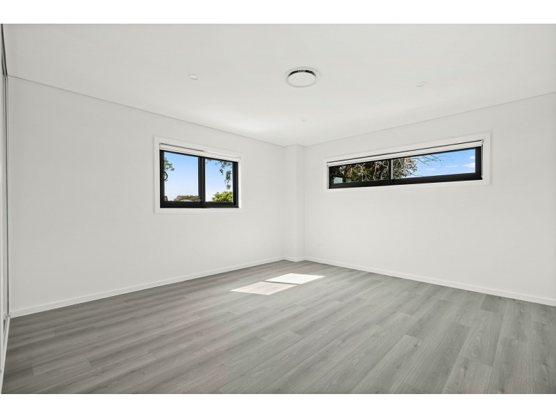 231 Henry Lawson Drive, Georges Hall NSW 2198