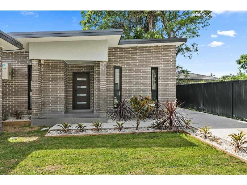 Granny Flat 2/231 Henry Lawson Drive, Georges Hall NSW 2198