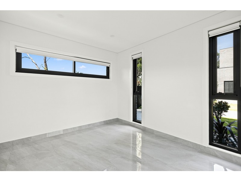 Granny Flat 2/231 Henry Lawson Drive, Georges Hall NSW 2198