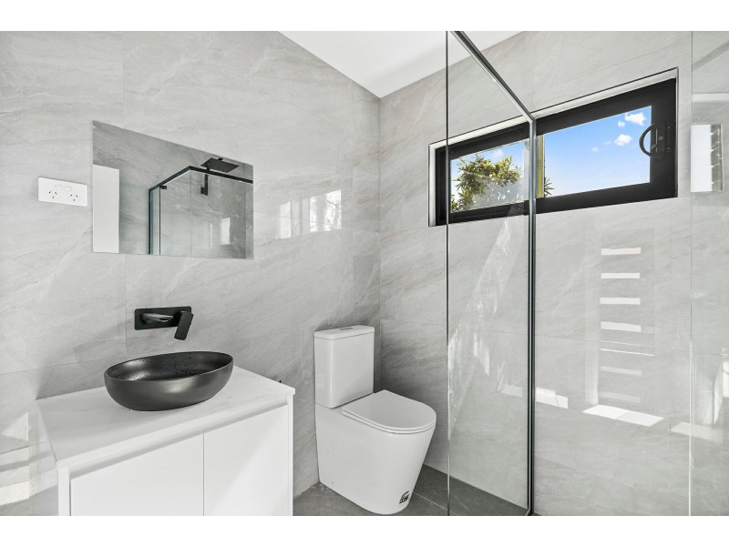 Granny Flat 2/231 Henry Lawson Drive, Georges Hall NSW 2198