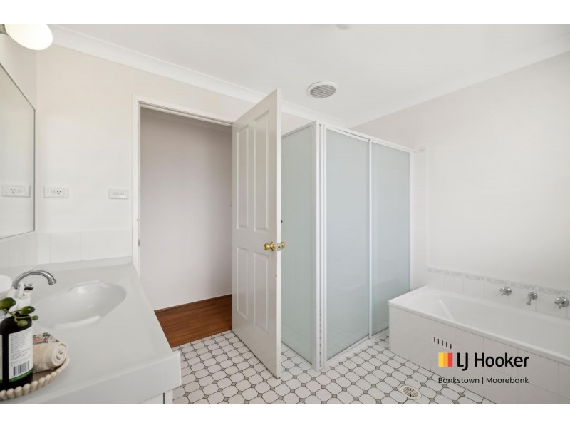 44 Daintree Drive, Wattle Grove NSW 2173