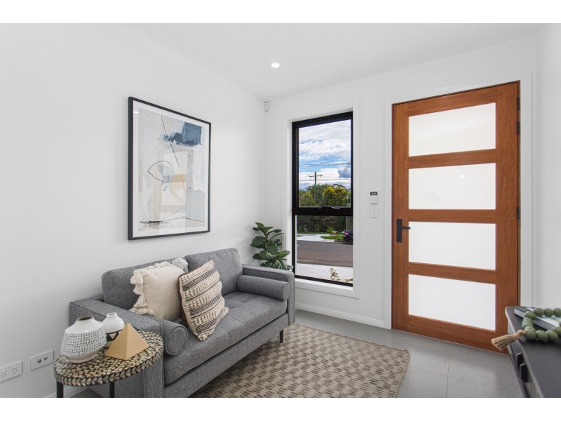 2/62 Ashcroft Avenue, Casula NSW 2170