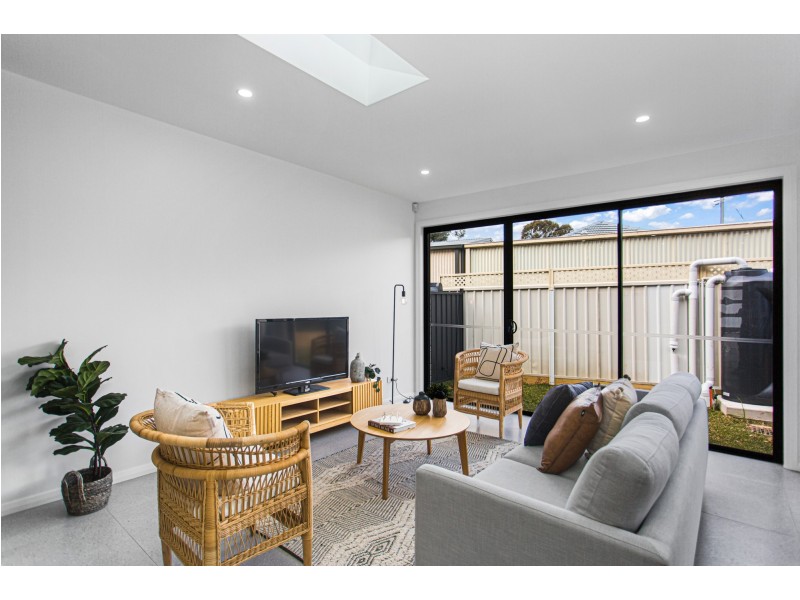 2/62 Ashcroft Avenue, Casula NSW 2170