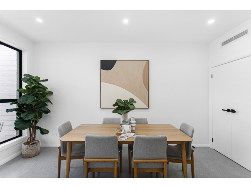 2/62 Ashcroft Avenue, Casula NSW 2170