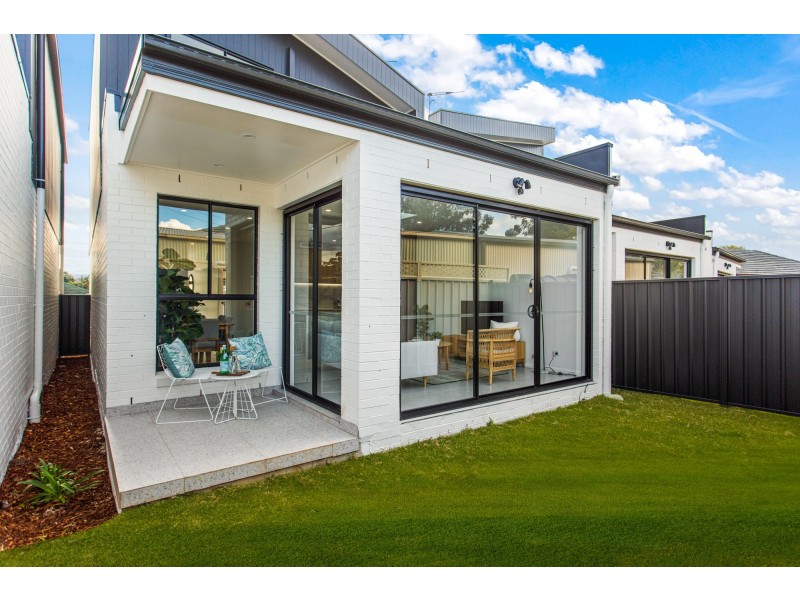 2/62 Ashcroft Avenue, Casula NSW 2170