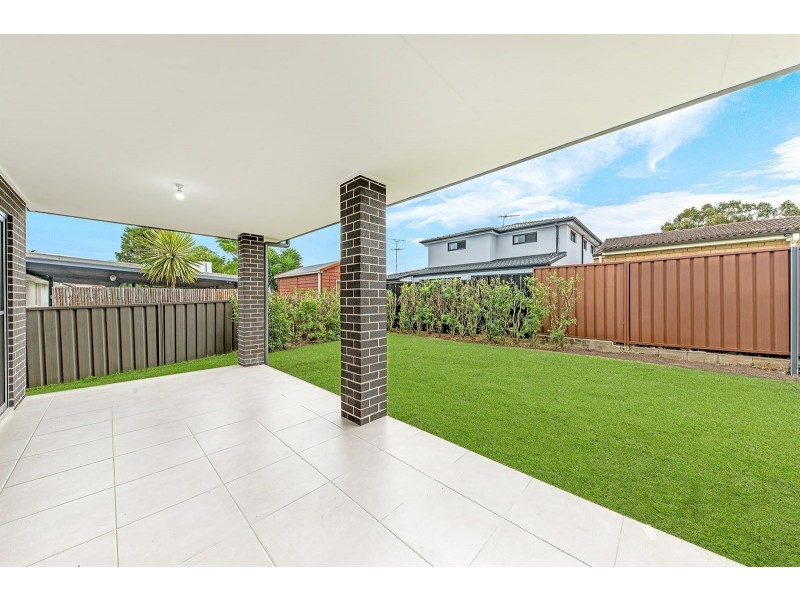 1/15 Harden Crescent, Georges Hall NSW 2198