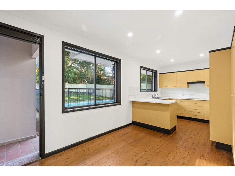 62 Caroline Crescent, Georges Hall NSW 2198