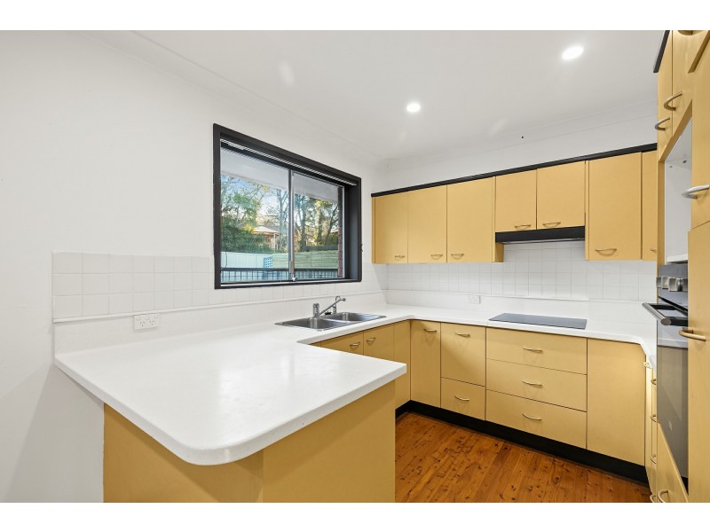 62 Caroline Crescent, Georges Hall NSW 2198