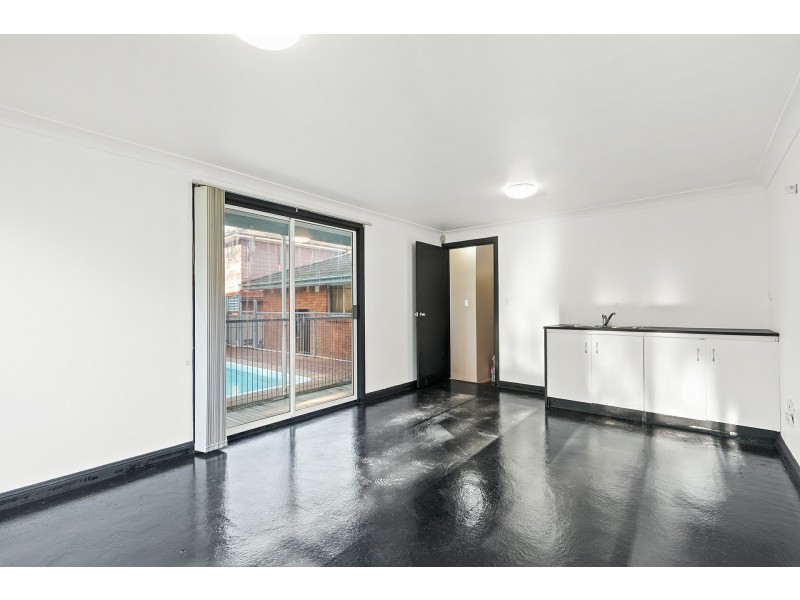 62 Caroline Crescent, Georges Hall NSW 2198