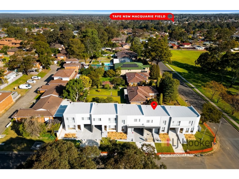 2A Jacquinot Place, Glenfield NSW 2167