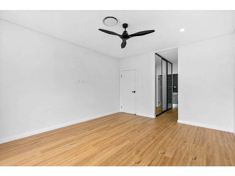 54B Market Street, Moorebank NSW 2170